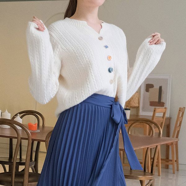 women's t-shirt autumn winter sweaters v neck personalized button twist knitted sweater and pullover white red pink blue color bjk
women's t-shirt autumn winter sweaters v neck personalized button twist knitted sweater and pullover white red pink blue color bjk