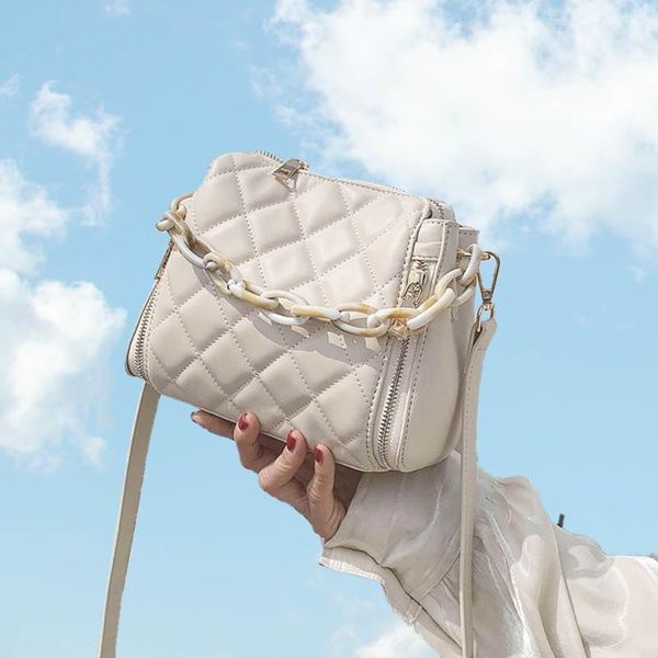 black woman shoulder bag 2021 fashion pu leather chains diamond lattice crossbody versatile purses and handbags bolsa feminina bags
black woman shoulder bag 2021 fashion pu leather chains diamond lattice crossbody versatile purses and handbags bolsa feminina bags