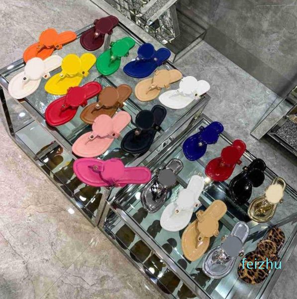 2021 women flat slippers luxurys designers sandals leather girl slides casual flip flops summer fashion ladies beach slipper slide sandal, Black
2021 women flat slippers luxurys designers sandals leather girl slides casual flip flops summer fashion ladies beach slipper slide sandal, Black