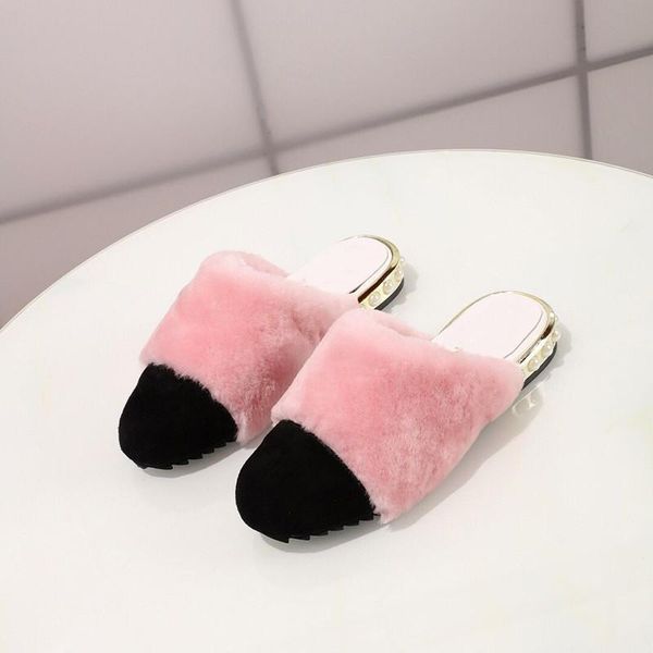 2021 autumn and winter real fur rounf toe slip on women shoes mixed color crystal flat comfortable slippers, Black
2021 autumn and winter real fur rounf toe slip on women shoes mixed color crystal flat comfortable slippers, Black
