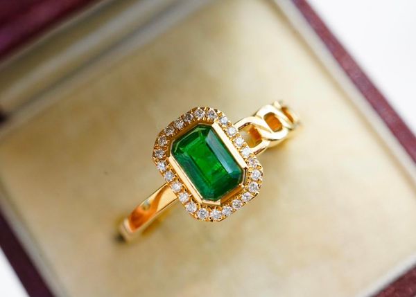 cluster rings sx solid 18k white gold nature green emerald 0.53ct for women birthday's presents fine jewelry, Golden;silver
cluster rings sx solid 18k white gold nature green emerald 0.53ct for women birthday's presents fine jewelry, Golden;silver