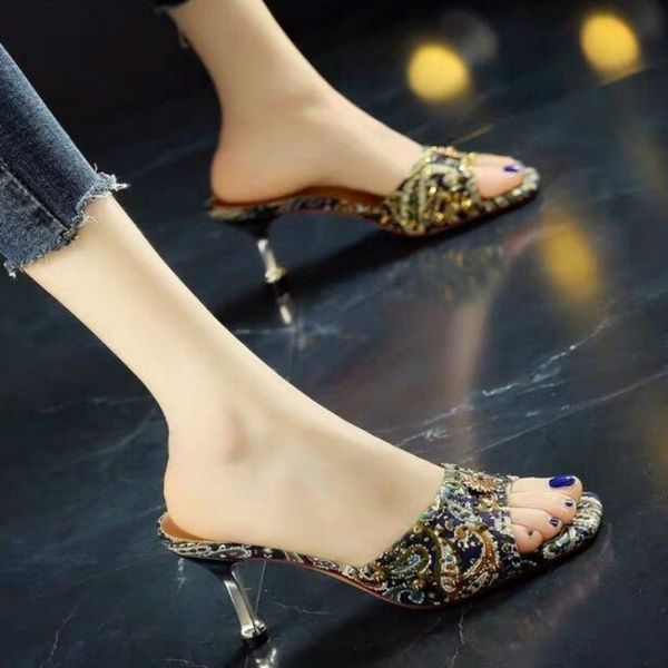 slippers 2021 summer rhinestone rivets thin med heels shallow outside sandals for women crystal fashion slides leather shoes, Black
slippers 2021 summer rhinestone rivets thin med heels shallow outside sandals for women crystal fashion slides leather shoes, Black