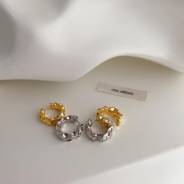 hoop & huggie simple minitials hammered texture chunky hoops oorbellen european irregular geometri unique pattern circle earrings 2021, Golden;silver
hoop & huggie simple minitials hammered texture chunky hoops oorbellen european irregular geometri unique pattern circle earrings 2021, Golden;silver