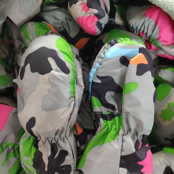 ski gloves chidren winter warm mitten boys girls riding mittens kids outdoor waterproof windproof thicken r58b
ski gloves chidren winter warm mitten boys girls riding mittens kids outdoor waterproof windproof thicken r58b