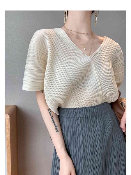 miyake aesthetic korea's on fashion clothes women will see v-neck chiffon plus size shirt half batwing upper sleeve, White
miyake aesthetic korea's on fashion clothes women will see v-neck chiffon plus size shirt half batwing upper sleeve, White