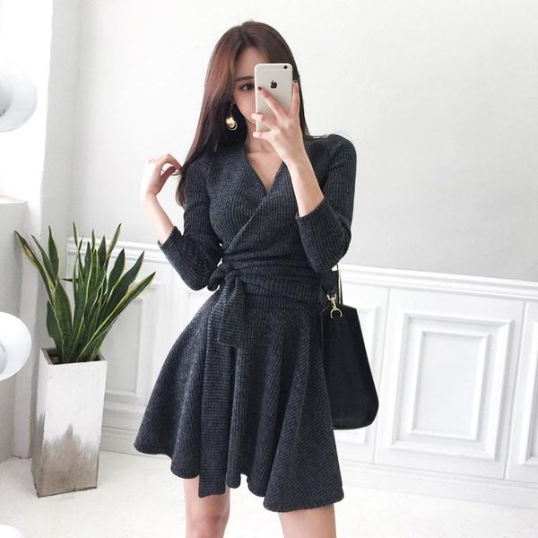 casual dresses korean version temperament v-neck long sleeve slim bow tie knitted dress female a-shaped, Black;gray
casual dresses korean version temperament v-neck long sleeve slim bow tie knitted dress female a-shaped, Black;gray