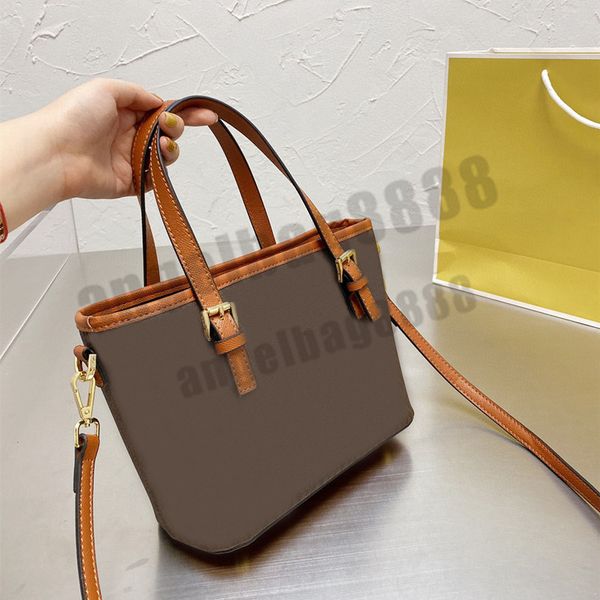 luxury designer brand fashion shoulder vintage bags shopping handbags women all-match letter classic purse bag wallet 2021 crossbody totes a
luxury designer brand fashion shoulder vintage bags shopping handbags women all-match letter classic purse bag wallet 2021 crossbody totes a