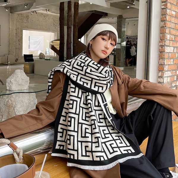 2021 geometric letter high speed machine shawl thickened warm double-sided jacquard scarf, Blue;gray
2021 geometric letter high speed machine shawl thickened warm double-sided jacquard scarf, Blue;gray