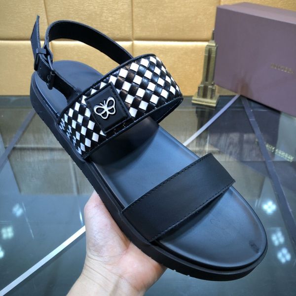 2021 europe station summer new men slippers go out leather tide brand thick bottom anti slip hand woven beach sandals, Black
2021 europe station summer new men slippers go out leather tide brand thick bottom anti slip hand woven beach sandals, Black