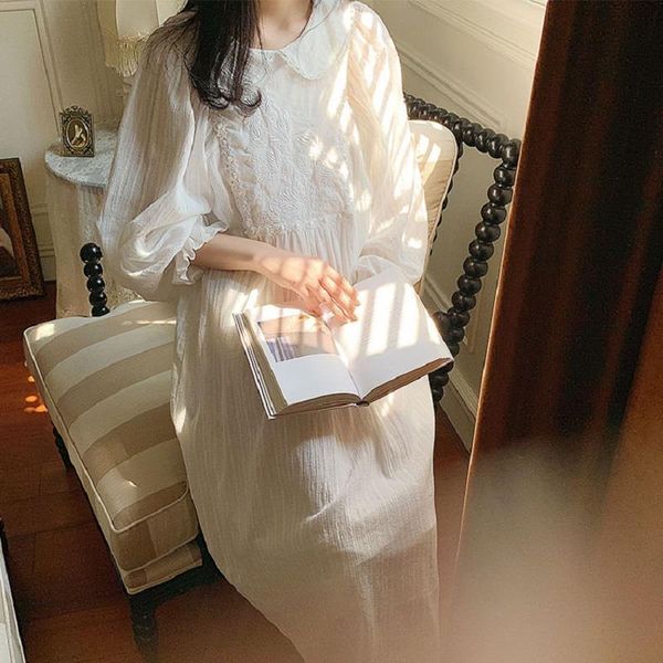 vintage embroidery womens sleepwears white cotton long nightgowns sweet floral round neck sleepwear elegant female spring night dress, Black;red
vintage embroidery womens sleepwears white cotton long nightgowns sweet floral round neck sleepwear elegant female spring night dress, Black;red