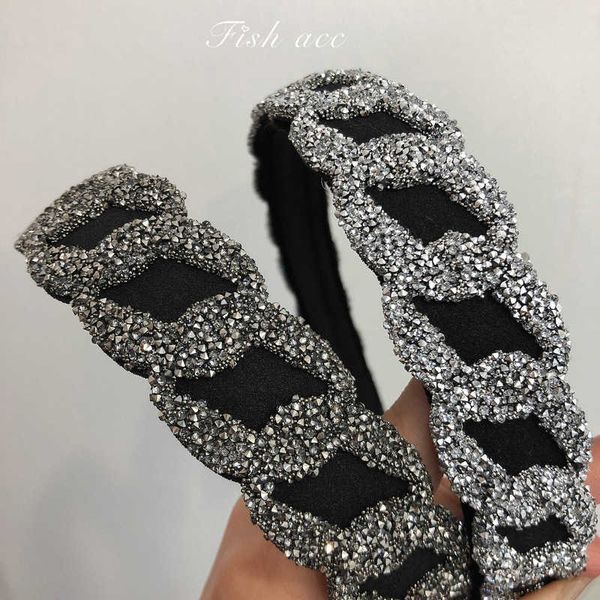 exaggerated design, diamond inlaid geometric hairband, fashionable personality, hair ornament, court style, cloth headdress, Golden;silver
exaggerated design, diamond inlaid geometric hairband, fashionable personality, hair ornament, court style, cloth headdress, Golden;silver
