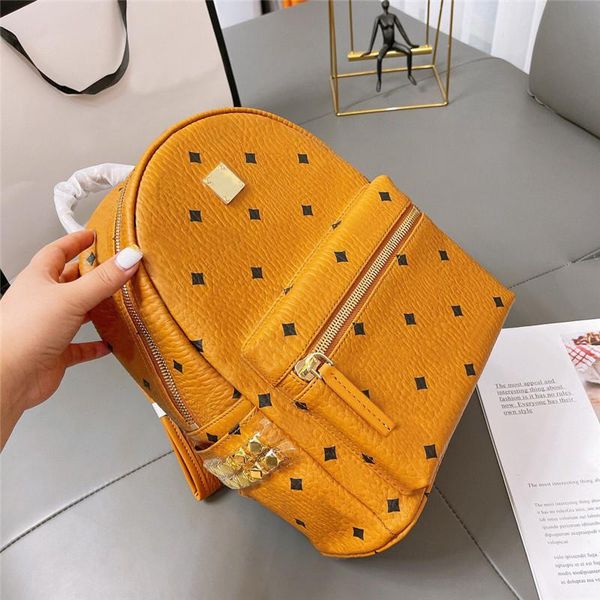 fashion luxury leather rivet backpack bag men women, size 27 cm, large capacity, super wear-resistant practical, suitable for travel and vac
fashion luxury leather rivet backpack bag men women, size 27 cm, large capacity, super wear-resistant practical, suitable for travel and vac