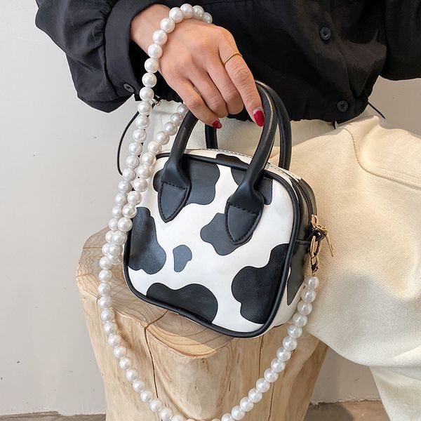 niche design popular pearl chain bag female new fashion messenger bag handbag cow square bag shoulder width 18cm
niche design popular pearl chain bag female new fashion messenger bag handbag cow square bag shoulder width 18cm