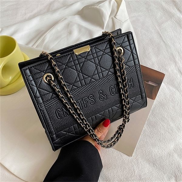 factory store shop embroidered thread small square bag female summer new fashion chain large capacity single shoulder messenger bag
factory store shop embroidered thread small square bag female summer new fashion chain large capacity single shoulder messenger bag