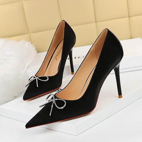 dress shoes 2021 summer high-heeled sandals women super amazing rhinestone fine heels with bow wedding banquet, Black
dress shoes 2021 summer high-heeled sandals women super amazing rhinestone fine heels with bow wedding banquet, Black