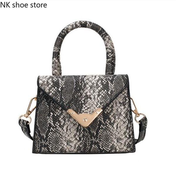 women shoulder bag large capacity handbag retro serpentine crossbody bags vintage pu leather hasp messenger sac main femme
women shoulder bag large capacity handbag retro serpentine crossbody bags vintage pu leather hasp messenger sac main femme