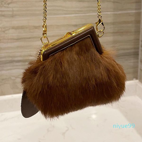 luxury designer women evening bags fashion roma fur plush shoulder handbags purse mini kiss lock clip clutch handbag classic furs designers
luxury designer women evening bags fashion roma fur plush shoulder handbags purse mini kiss lock clip clutch handbag classic furs designers