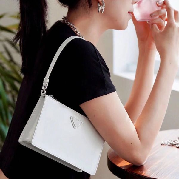 2021 ventas classic bag fashion marca de moda causal messenger bolso tote lady leather monedero para mujeres
2021 ventas classic bag fashion marca de moda causal messenger bolso tote lady leather monedero para mujeres