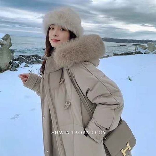 net red ox horn button fox feather collar down jacket women's middle length over knee 2021 new thickened loose bread, Black
net red ox horn button fox feather collar down jacket women's middle length over knee 2021 new thickened loose bread, Black