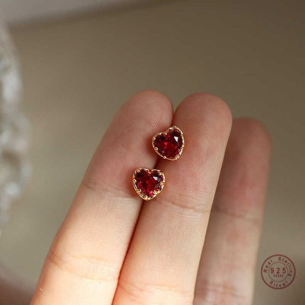 925 sterling sier red heart stud earrings for women luxury temperament wedding party jewelry accessories girlfriend gift, Golden
925 sterling sier red heart stud earrings for women luxury temperament wedding party jewelry accessories girlfriend gift, Golden