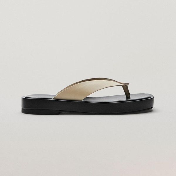 slippers flip flops 2021 summer clip foot slides thick bottom platform sandals versatile french girl leisure flats sandalias, Black
slippers flip flops 2021 summer clip foot slides thick bottom platform sandals versatile french girl leisure flats sandalias, Black