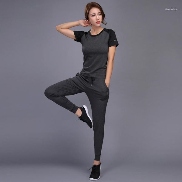 running sets women yoga set tight jogging gym workout bodybuilding fitness training sport t-shirt and pants clothing suit1, Black;blue
running sets women yoga set tight jogging gym workout bodybuilding fitness training sport t-shirt and pants clothing suit1, Black;blue