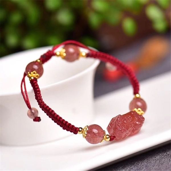 natural strawberry crystal woven bracelet, fresh red strawberry, beautiful color, wealth and fashion, Black
natural strawberry crystal woven bracelet, fresh red strawberry, beautiful color, wealth and fashion, Black