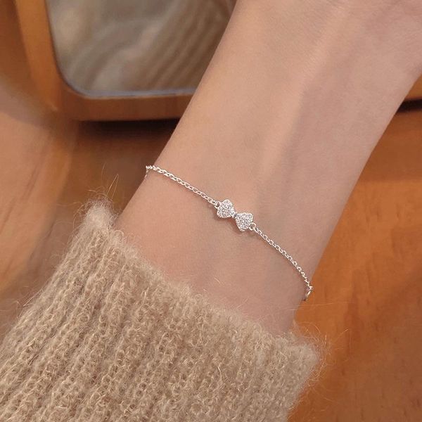 charm bracelets light luxury exquisite silver color shiny zircon bow-knot bracelet for women fashion jewelry birthday gifts, Golden;silver
charm bracelets light luxury exquisite silver color shiny zircon bow-knot bracelet for women fashion jewelry birthday gifts, Golden;silver