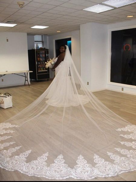 bridal veils white/ivory long cathedral length lace applique 5m wedding veil with comb accessories dress, Black
bridal veils white/ivory long cathedral length lace applique 5m wedding veil with comb accessories dress, Black
