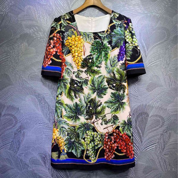 two piece dress elegant female spring summer runway fashion beading dressed as a print, casual square turtleneck femme bathrobe released in, White
two piece dress elegant female spring summer runway fashion beading dressed as a print, casual square turtleneck femme bathrobe released in, White