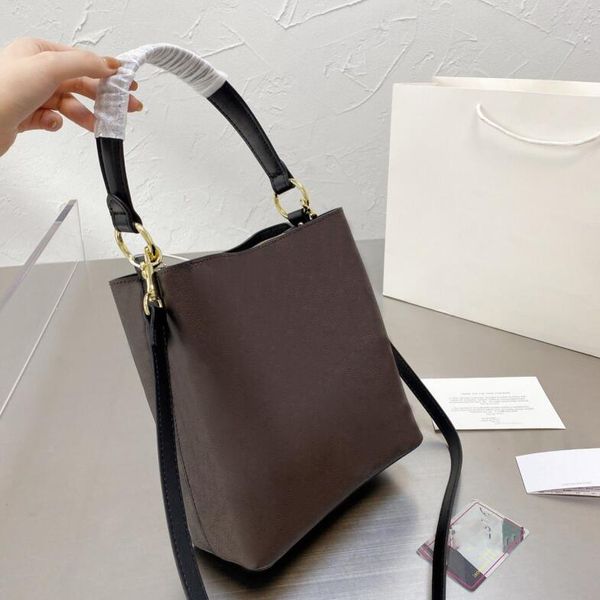 2021 designers luxurys bags brand buckets shopping handbags women shoulder bag large capacity crossbody totes
2021 designers luxurys bags brand buckets shopping handbags women shoulder bag large capacity crossbody totes