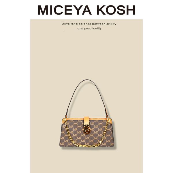 2021 trend versatile portable small square bag fashion printed chain bag single shoulder metal buckle women
2021 trend versatile portable small square bag fashion printed chain bag single shoulder metal buckle women