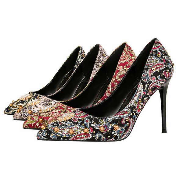 new shallow high-heeled diamond thin heel rivet net red xiuhe wedding bridesmaid women's shoes, Black
new shallow high-heeled diamond thin heel rivet net red xiuhe wedding bridesmaid women's shoes, Black