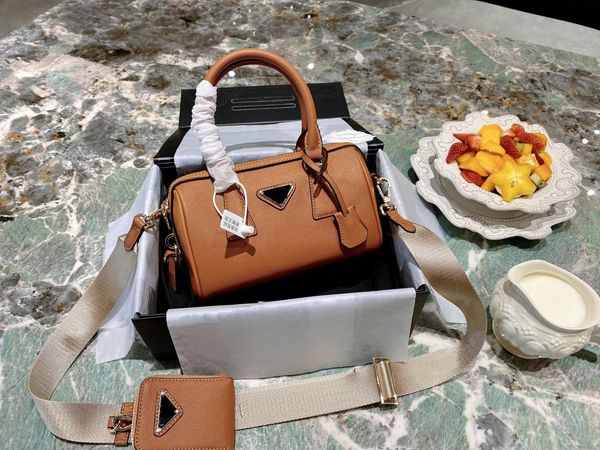 two in one pillow cross-body bag waterproof genuine leather solid color handbag leisure daily travel shoulder bag with cute square coin purs
two in one pillow cross-body bag waterproof genuine leather solid color handbag leisure daily travel shoulder bag with cute square coin purs