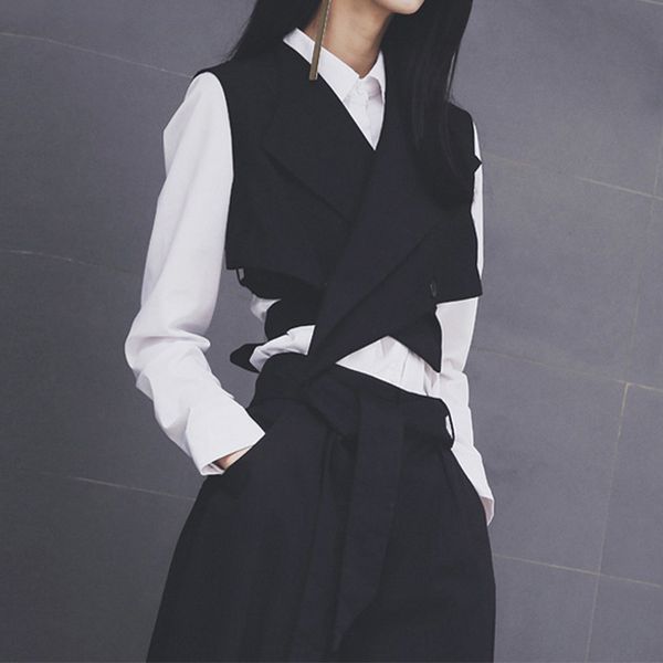 women fashion vest summer trend new japanese women's sleeveless jacket business suit collar vest for woman 210421, Black;white
women fashion vest summer trend new japanese women's sleeveless jacket business suit collar vest for woman 210421, Black;white