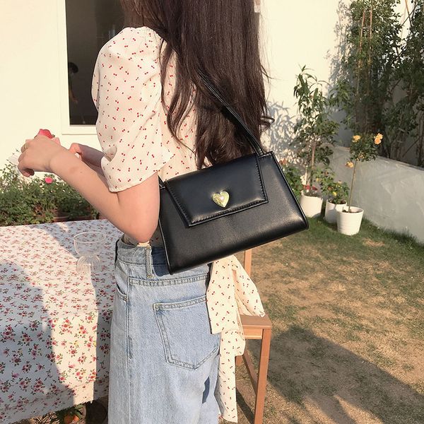 vintage pu leather women underarm bag fashion design ladies flap shoulder messenger bag simple design female portable handbags l
vintage pu leather women underarm bag fashion design ladies flap shoulder messenger bag simple design female portable handbags l