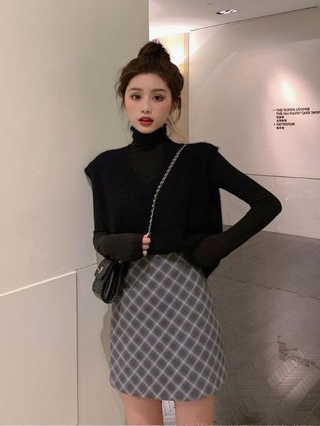 women's vests spring and autumn knitting waistcoat with vintage v-neck pretty dress up version casual vest sweater for youth girls1 zkl, Black;white
women's vests spring and autumn knitting waistcoat with vintage v-neck pretty dress up version casual vest sweater for youth girls1 zkl, Black;white