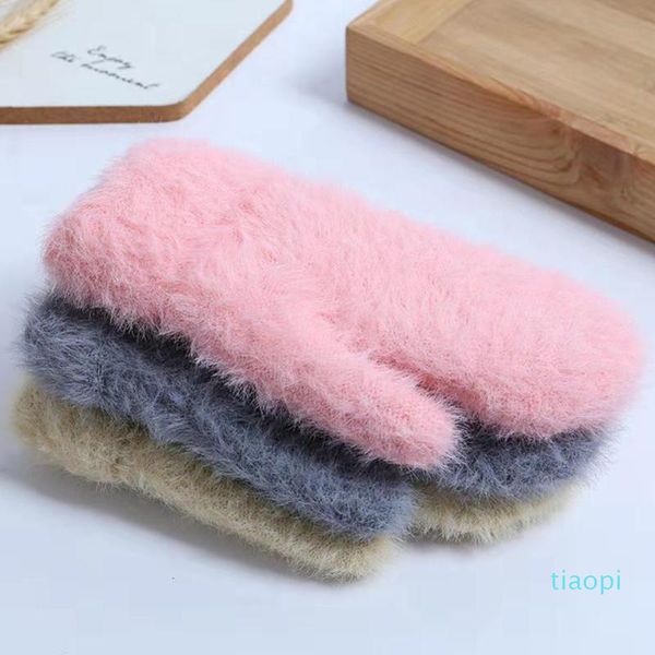 1pair adults mittens faux fur soft comfortable winter warm protect hands women gloves travel daily outdoor camping five fingers, Blue;gray
1pair adults mittens faux fur soft comfortable winter warm protect hands women gloves travel daily outdoor camping five fingers, Blue;gray