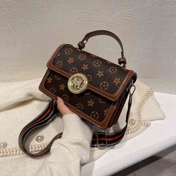 2022 new factory wholesale latest luggage autumn and winter new trend simple atmosphere net red single shoulder messenger double-layer high-, Black;red
2022 new factory wholesale latest luggage autumn and winter new trend simple atmosphere net red single shoulder messenger double-layer high-, Black;red