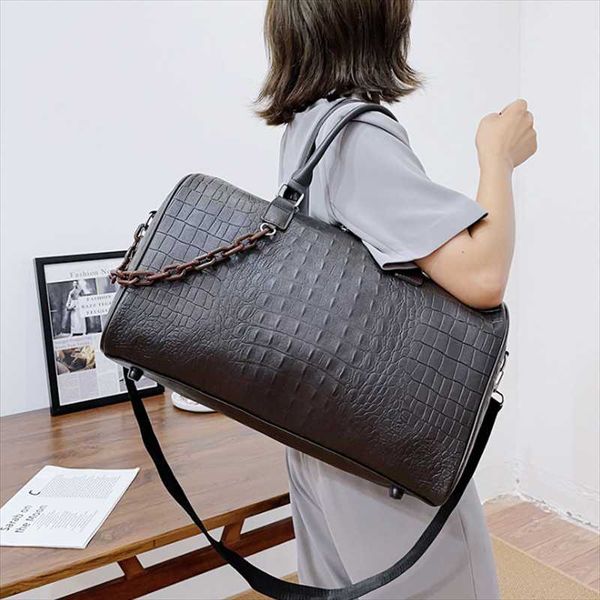 duffel bags chain travel bag hand-held pu leather embossed luggage storage sports and fitness totes
duffel bags chain travel bag hand-held pu leather embossed luggage storage sports and fitness totes