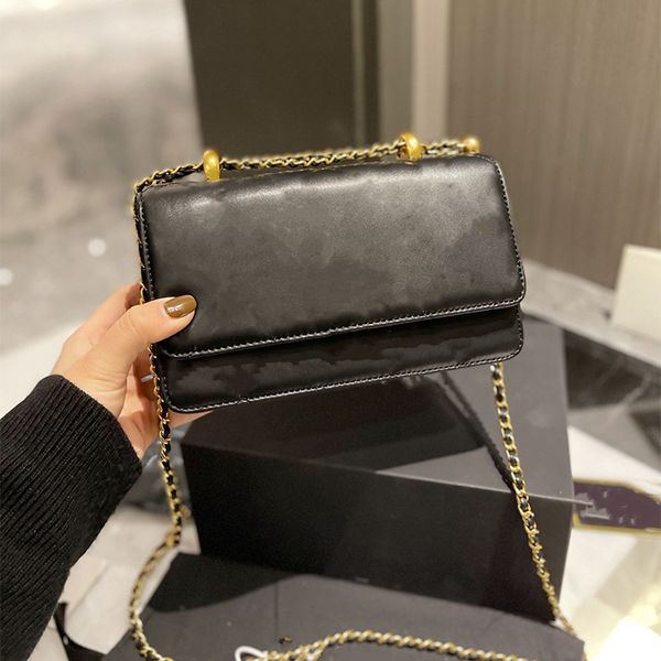 french two-way ball shoulder bags rhombus plaid quilted outdoor sacoche retro classic imitation designer handbag street wallet messenger bag
french two-way ball shoulder bags rhombus plaid quilted outdoor sacoche retro classic imitation designer handbag street wallet messenger bag
