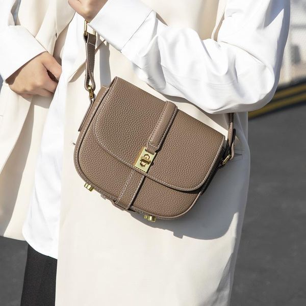 evening bags ousson 2021 design small square bag exquisite female leather crossbody fashion one-shoulder for woman
evening bags ousson 2021 design small square bag exquisite female leather crossbody fashion one-shoulder for woman