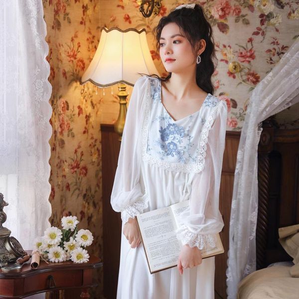 women's sleepwear spring long style vintage embroidery gauze night dress v-neck full sleeves modal nightgowns plus size sweet home, Black;red
women's sleepwear spring long style vintage embroidery gauze night dress v-neck full sleeves modal nightgowns plus size sweet home, Black;red