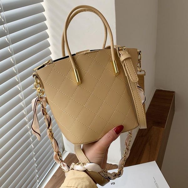 evening bags soft pu leather cross boby for women 2021 korean of the wild one-shoulder messenger fashion cute bucket handbag
evening bags soft pu leather cross boby for women 2021 korean of the wild one-shoulder messenger fashion cute bucket handbag