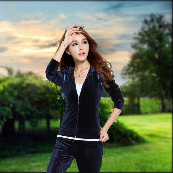 luxury women's /2021 spring /fall gold brand velvet fabric tracks velour women track hoodies and pants peacock blthe female suit, Gray
luxury women's /2021 spring /fall gold brand velvet fabric tracks velour women track hoodies and pants peacock blthe female suit, Gray