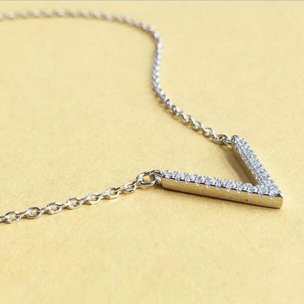 designer necklace personality fashion 925 sterling silver jewelry exquisite mirco crystal letter v clavicle chain pendant s n117 
designer necklace personality fashion 925 sterling silver jewelry exquisite mirco crystal letter v clavicle chain pendant s n117