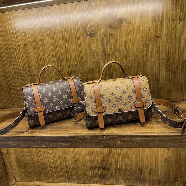 2022 factory wholesale versatile underarm women's fashion printed single shoulder messenger bag
2022 factory wholesale versatile underarm women's fashion printed single shoulder messenger bag
