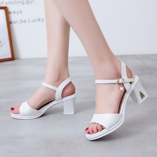 summer fish-snout fashion chunky with a buckle belt in the heel water drilling high sandals, Black
summer fish-snout fashion chunky with a buckle belt in the heel water drilling high sandals, Black