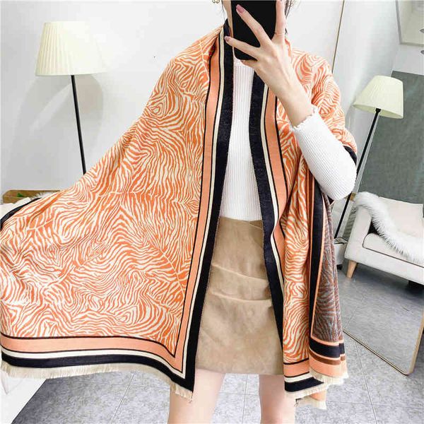 tippet muffler scarf 2021 zebra pattern imitation cashmere scarf women's autumn and winter thick extended warm travel, Blue;gray
tippet muffler scarf 2021 zebra pattern imitation cashmere scarf women's autumn and winter thick extended warm travel, Blue;gray
