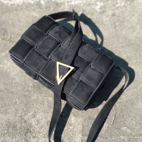 factory male 2021 popular texture tofu bag versatile pillow small suede one shoulder slanting cross portable square luxuryss designerss yw
factory male 2021 popular texture tofu bag versatile pillow small suede one shoulder slanting cross portable square luxuryss designerss yw